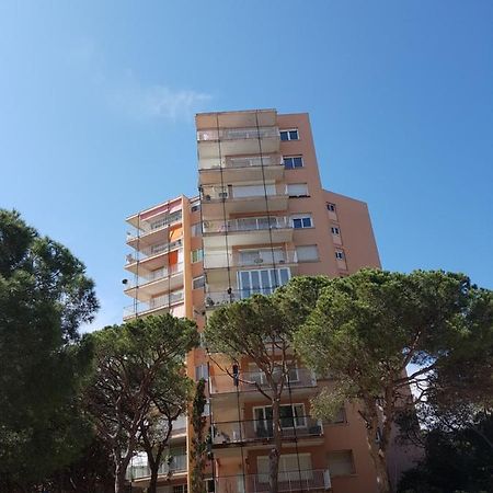 Апартаменты Apartamento En La Torre De S'Abanell Бланес Экстерьер фото
